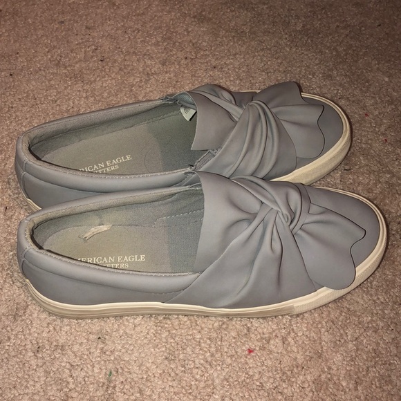 Bow tie size seven shoes - Picture 3 of 3